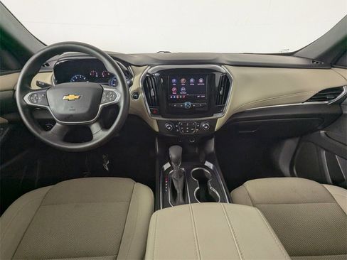 Used 2022 Chevrolet Traverse LS image 14