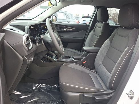 Used 2025 Chevrolet TrailBlazer LT image 14