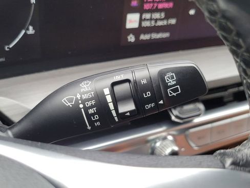Used 2023 Kia Telluride SX X-Line AWD/4WD image 17