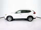 Used 2017 Nissan Rogue SV image 4