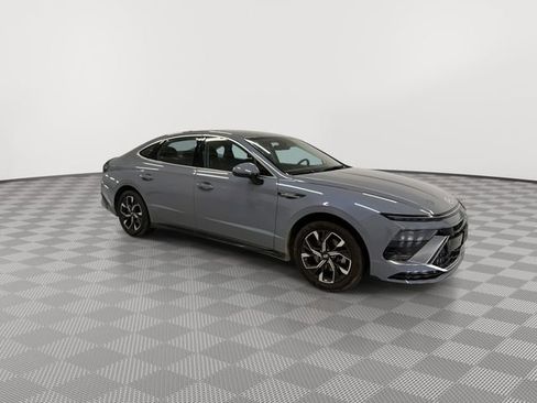 Used 2025 Hyundai Sonata SEL FWD image 13