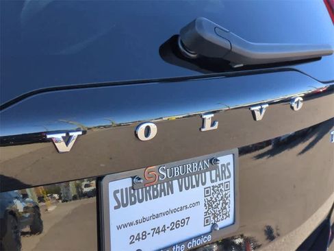 Used 2019 Volvo XC90 T8 Inscription w/ Luxury Package image 4