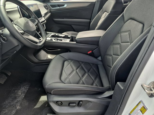 Used 2025 Volkswagen Atlas Cross Sport SE FWD image 24