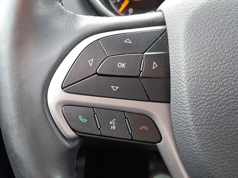 Used 2019 Jeep Grand Cherokee Laredo image 21