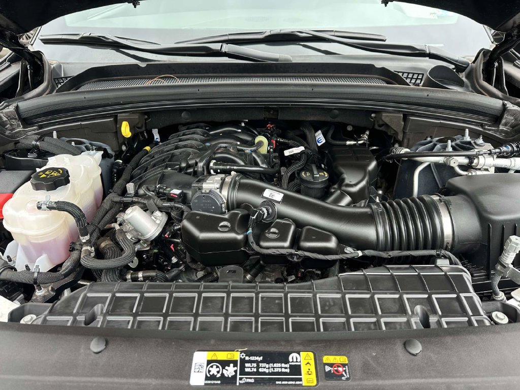 Used 2025 Jeep Grand Cherokee L Altitude AWD/4WD image 13