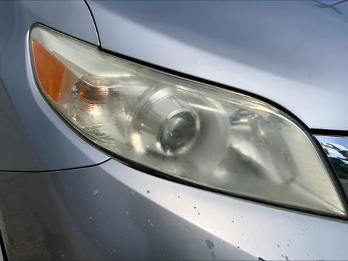 Used 2016 Toyota Sienna XLE Premium FWD image 27