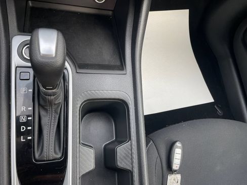 Used 2023 Nissan Sentra SV FWD image 30