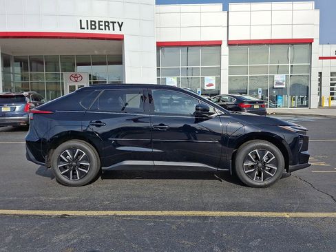 Used 2026 Toyota bZ XLE image 7