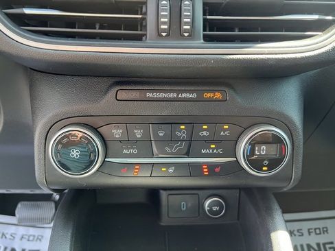 Used 2020 Ford Escape SEL image 5