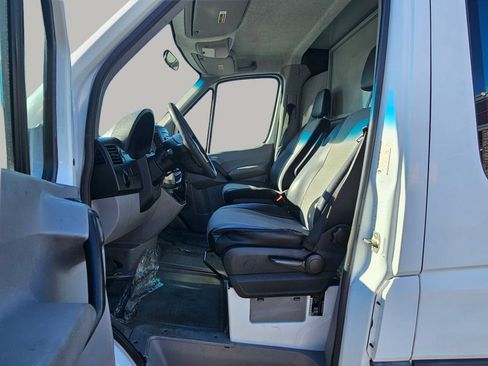 Used 2008 Dodge Sprinter 2500 RWD image 17