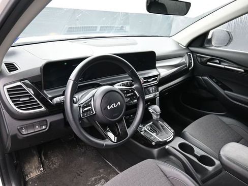Used 2025 Kia Seltos S image 18