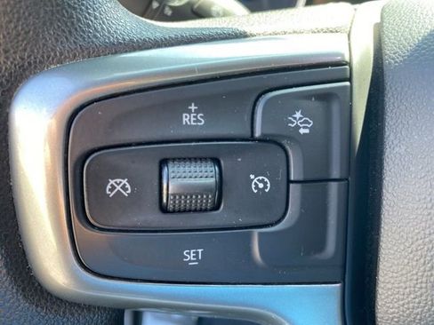 Used 2023 Chevrolet Silverado 2500 Custom w/ Custom Value Package image 21