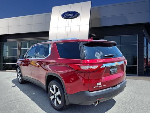 Used 2018 Chevrolet Traverse LT AWD/4WD image 3