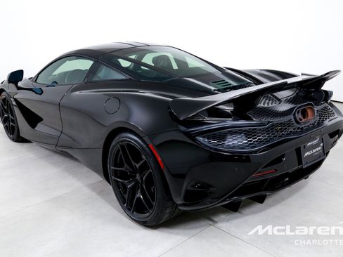 New 2025 McLaren 750S image 7