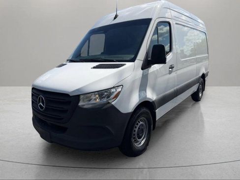 Used 2024 Mercedes-Benz Sprinter 2500 image 4