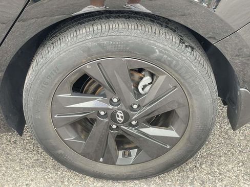 Used 2023 Hyundai Elantra SEL FWD image 7