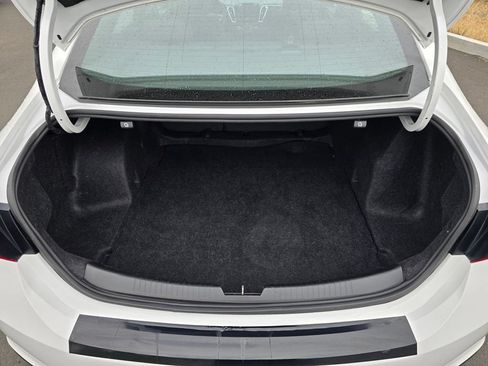 Used 2021 Chevrolet Malibu LT FWD image 31