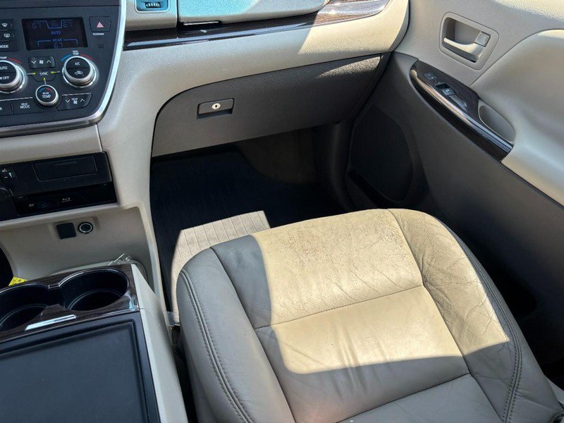 Used 2017 Toyota Sienna XLE Premium FWD image 15