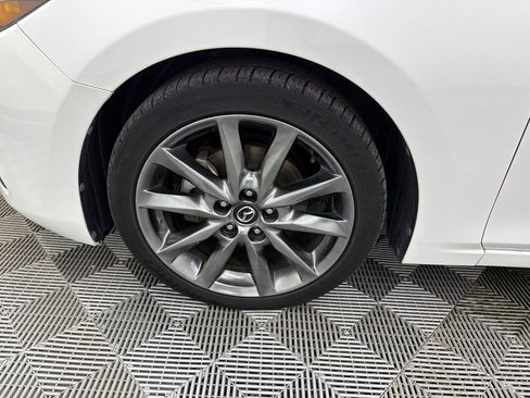 Used 2018 MAZDA MAZDA3 Grand Touring image 12