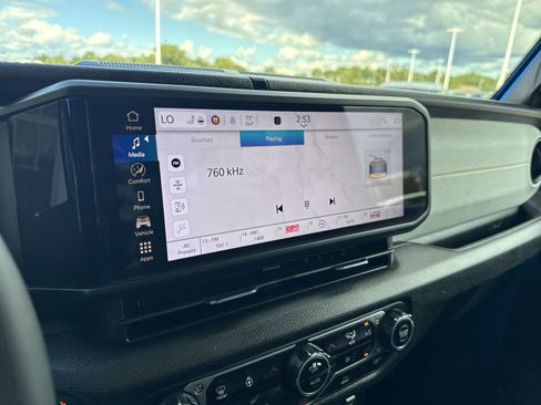 Used 2024 Jeep Wrangler Unlimited w/ Convenience Group image 13