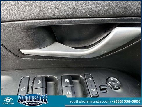 Certified 2022 Hyundai Tucson SE w/ Cargo Package image 19