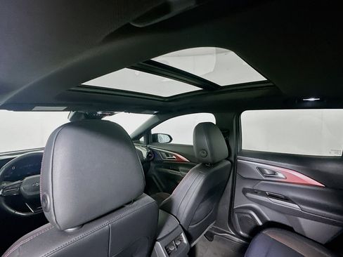 Used 2024 Chevrolet Equinox EV RS FWD image 27