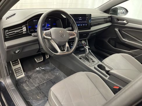 Used 2025 Volkswagen Jetta Sport image 20