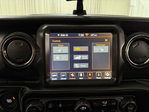 Used 2022 Jeep Wrangler Unlimited Sahara AWD/4WD image 15
