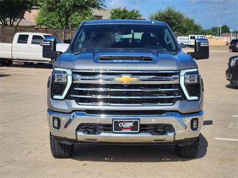 Used 2025 Chevrolet Silverado 2500 LTZ w/ LTZ Convenience Package AWD/4WD image 10