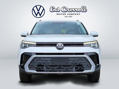 New 2026 Volkswagen Taos SE AWD/4WD image 2