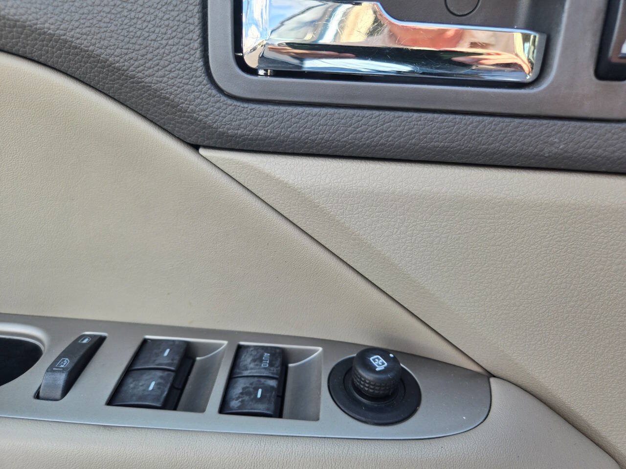Used 2010 Ford Fusion Hybrid FWD image 16