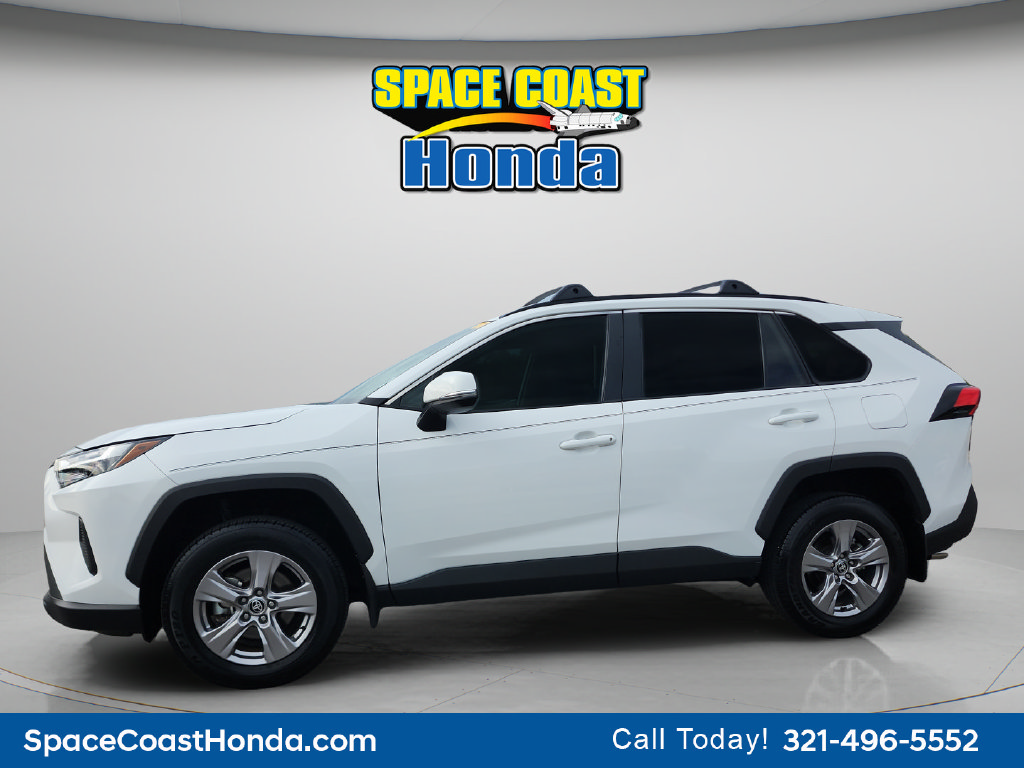 Used 2024 Toyota RAV4 XLE FWD image 9