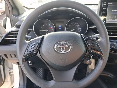 Used 2019 Toyota C-HR LE FWD image 15