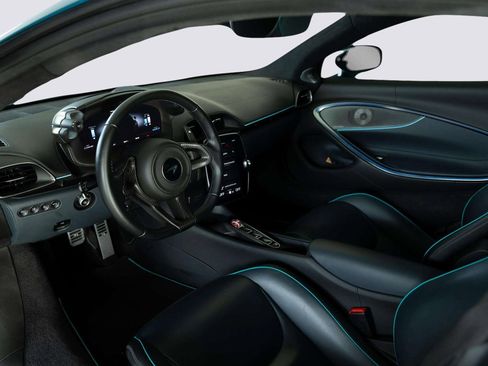 Used 2023 McLaren Artura image 10