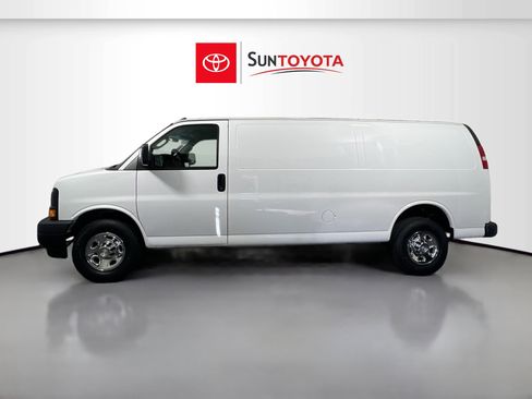 Used 2017 Chevrolet Express 3500 Work Van image 7