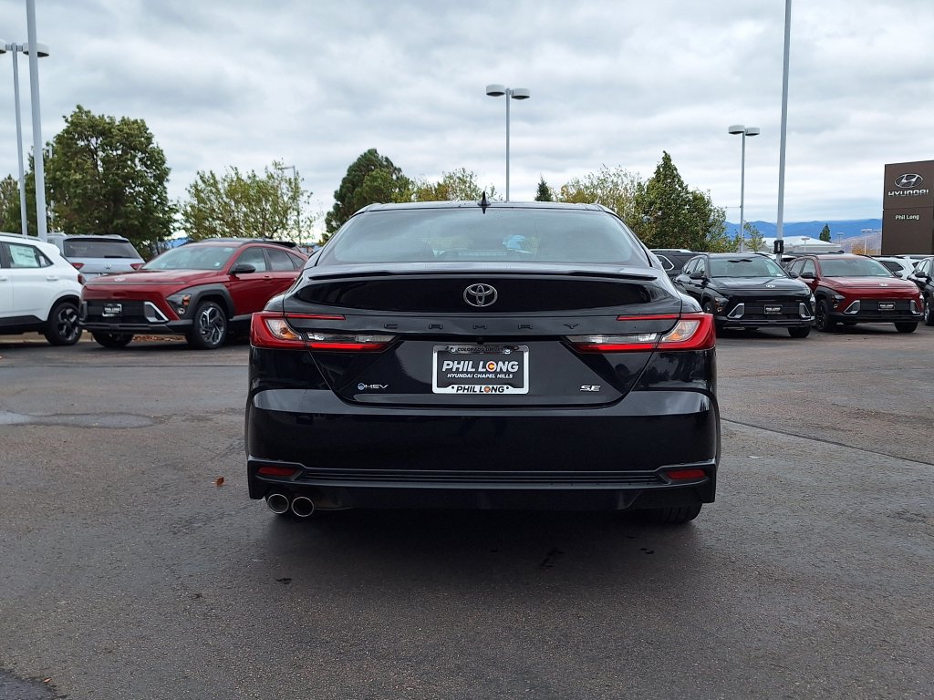 Used 2025 Toyota Camry SE FWD image 4