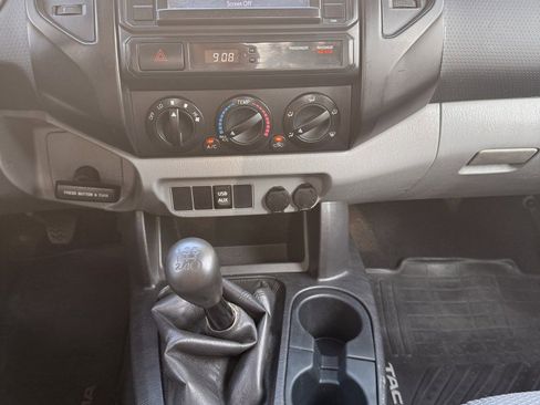 Used 2014 Toyota Tacoma 2WD Regular Cab image 18