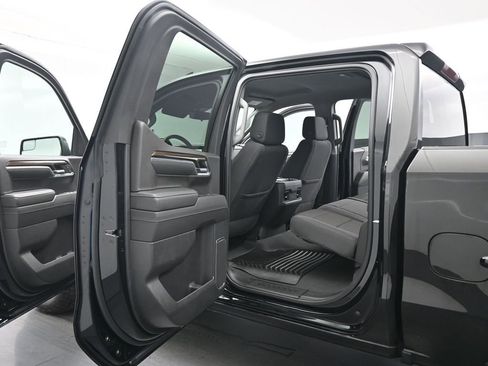 Used 2024 Chevrolet Silverado 1500 RST w/ Z71 Off-Road Package image 19