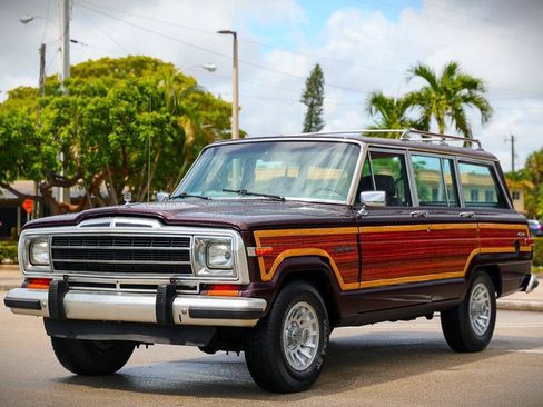 Used 1988 Jeep Grand Wagoneer AWD/4WD image 2