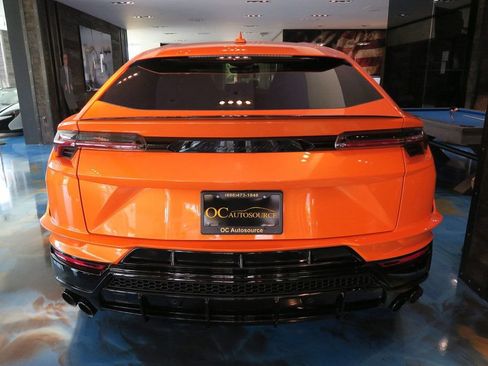 Used 2024 Lamborghini Urus S AWD/4WD image 12