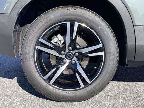 New 2026 Volvo XC40 B4 Core w/ Climate Package image 31