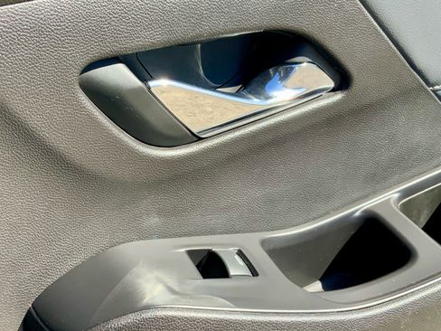 Used 2018 Chevrolet Traverse LT image 53