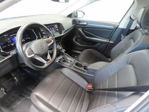 Used 2024 Volkswagen Jetta SE FWD image 7