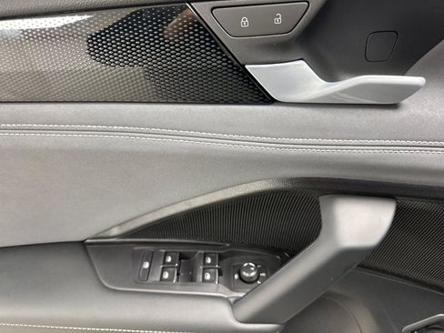 New 2026 Volkswagen Tiguan SE R-Line AWD/4WD image 10
