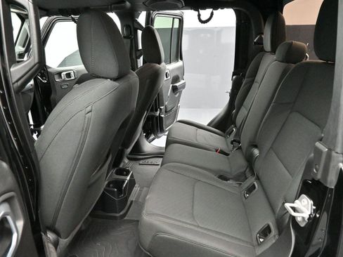 Used 2021 Jeep Gladiator Willys image 29