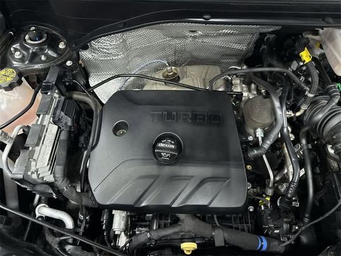 Used 2021 Buick Encore GX Preferred w/ Cold Weather Comfort Package image 12