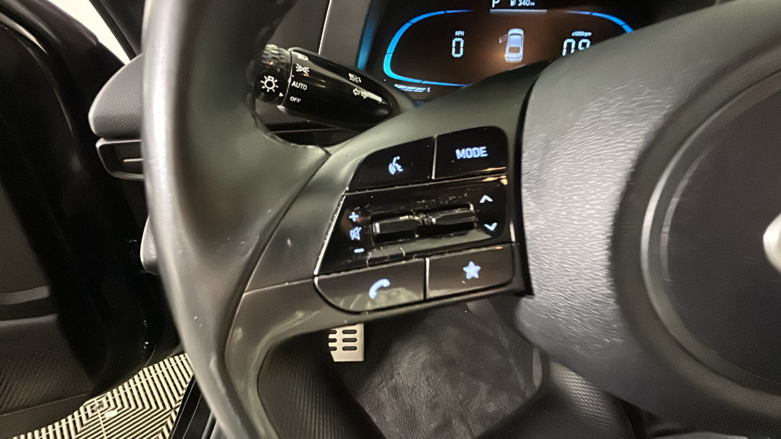Used 2025 Hyundai Elantra Sport FWD image 20