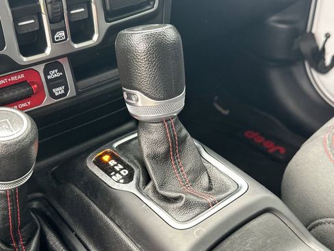 Used 2021 Jeep Wrangler Unlimited Rubicon AWD/4WD image 31