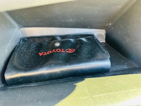 Used 2021 Toyota Corolla SE image 19