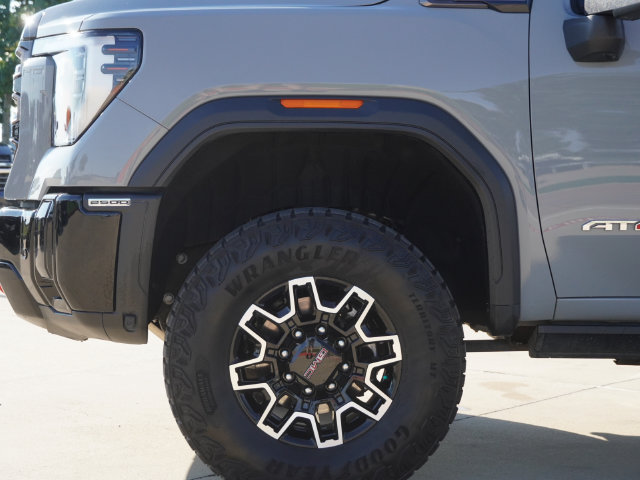 Used 2025 GMC Sierra 2500 AT4X AWD/4WD image 8